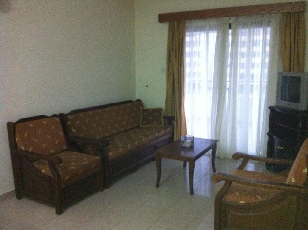 Zakos Court Apartments Lárnaka Kültér fotó