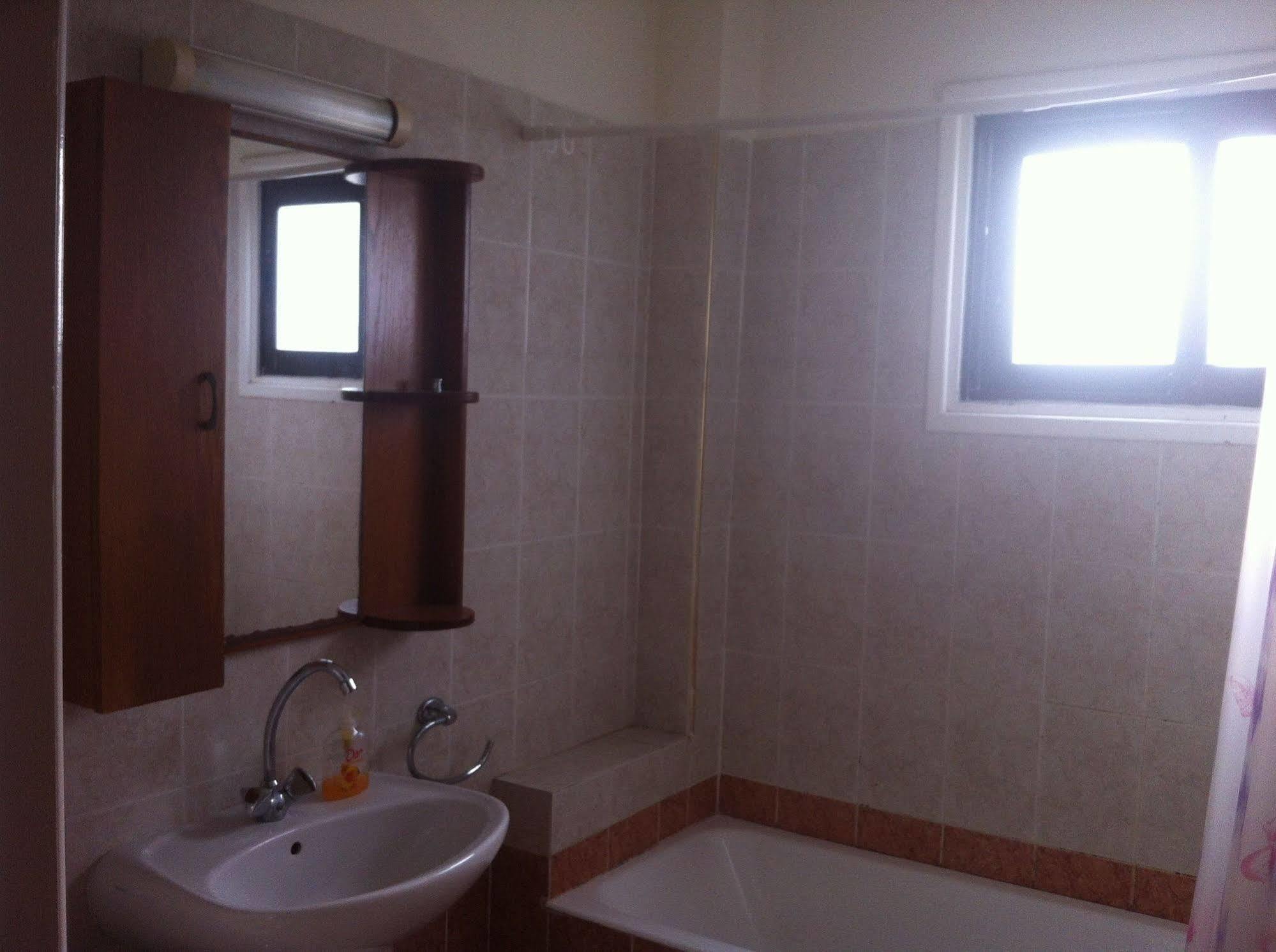 Zakos Court Apartments Lárnaka Kültér fotó
