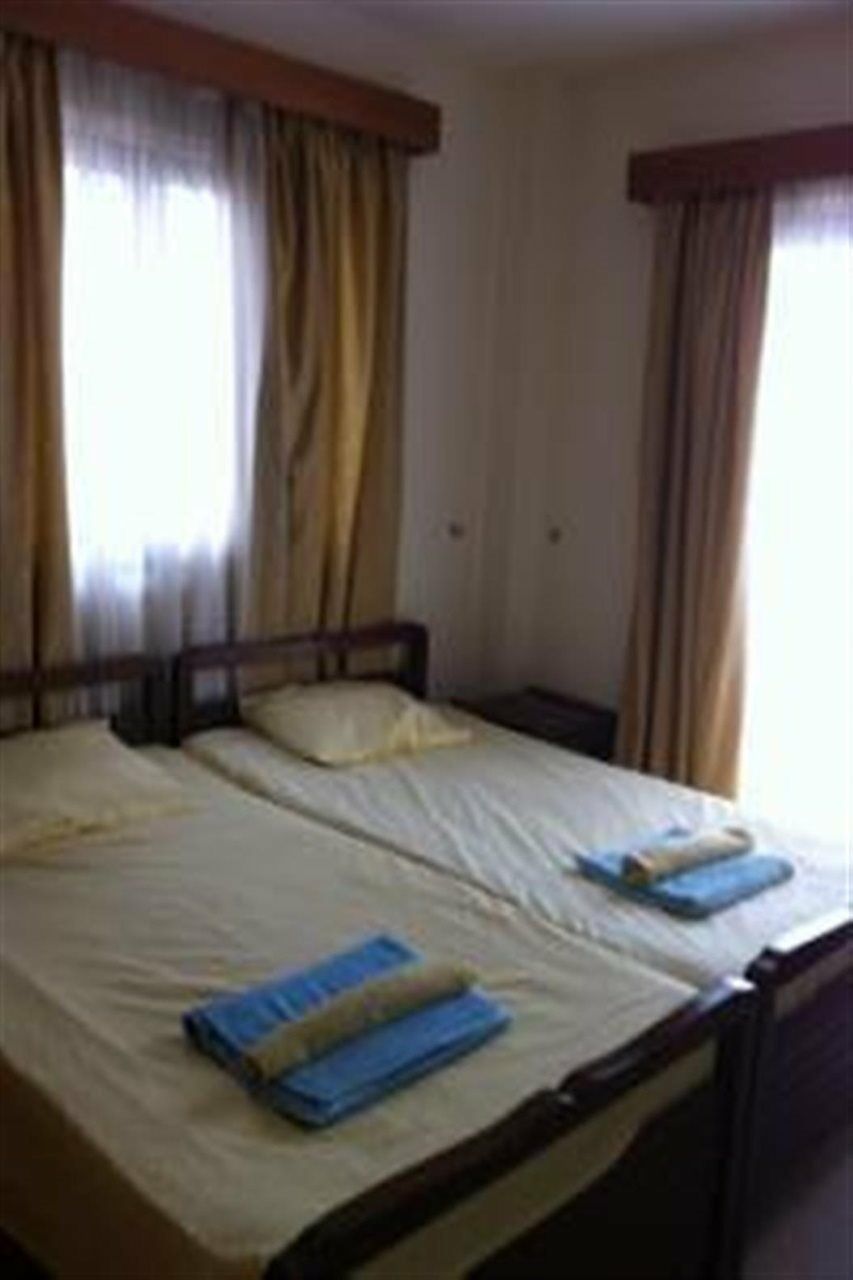 Zakos Court Apartments Lárnaka Kültér fotó